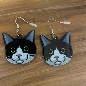 ADORABLE TUXEDO CAT EARRINGS 😻💕💕🤗